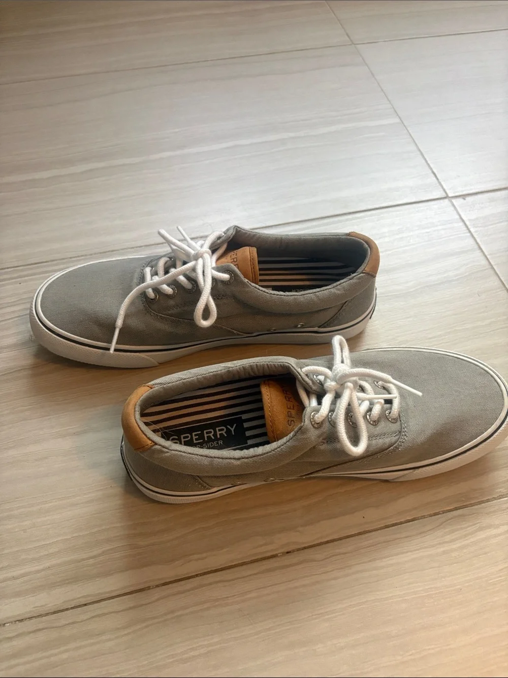 Mens grey Sperry size 8.5